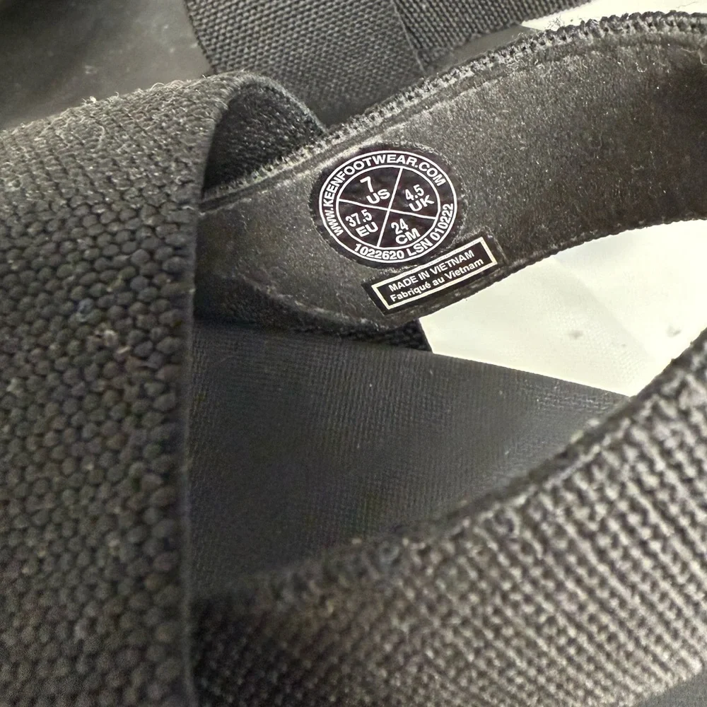 Keen black sandals - Picture 2 of 10